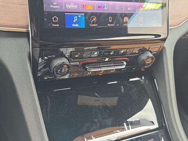 2025 Jeep Grand Cherokee L Summit 4x4