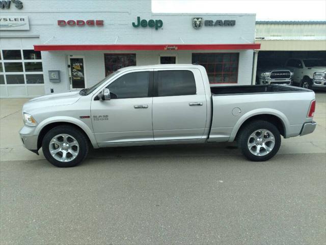 2017 RAM 1500 Laramie Crew Cab 4x4 64 Box