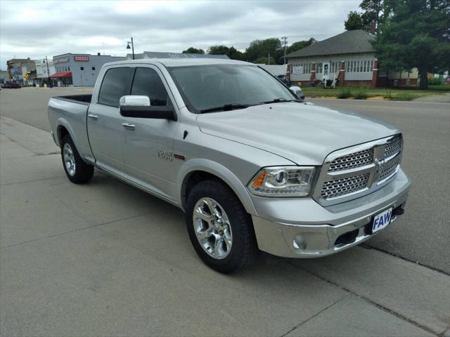 2017 RAM 1500 Laramie Crew Cab 4x4 64 Box
