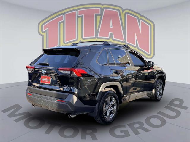 2022 Toyota RAV4 Hybrid XLE [1]