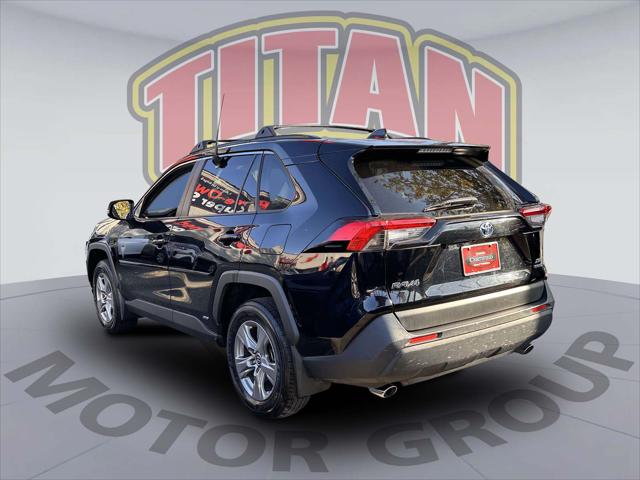 2022 Toyota RAV4 Hybrid XLE [3]