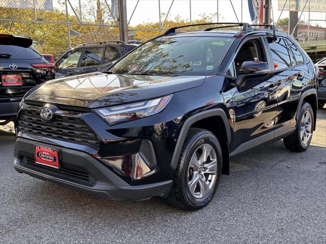 2022 Toyota RAV4 Hybrid XLE [4]