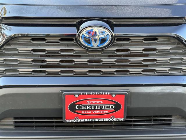 2022 Toyota RAV4 Hybrid XLE [6]