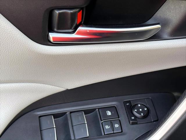 2022 Toyota RAV4 Hybrid XLE [10]