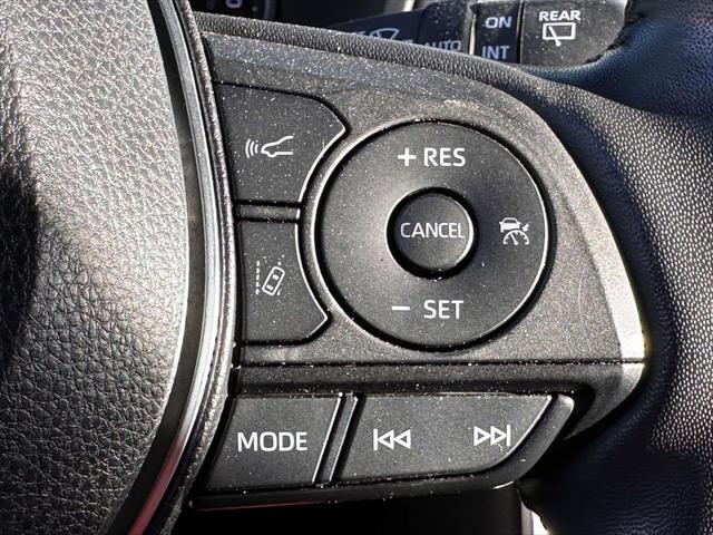 2022 Toyota RAV4 Hybrid XLE [21]