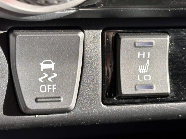 2022 Toyota RAV4 Hybrid XLE [25]