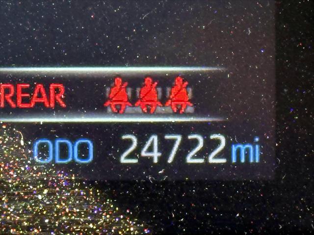 2022 Toyota RAV4 Hybrid XLE [28]