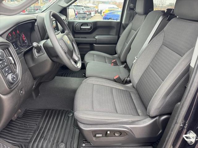 2022 Chevrolet Silverado 1500 4WD Crew Cab Short Bed Custom