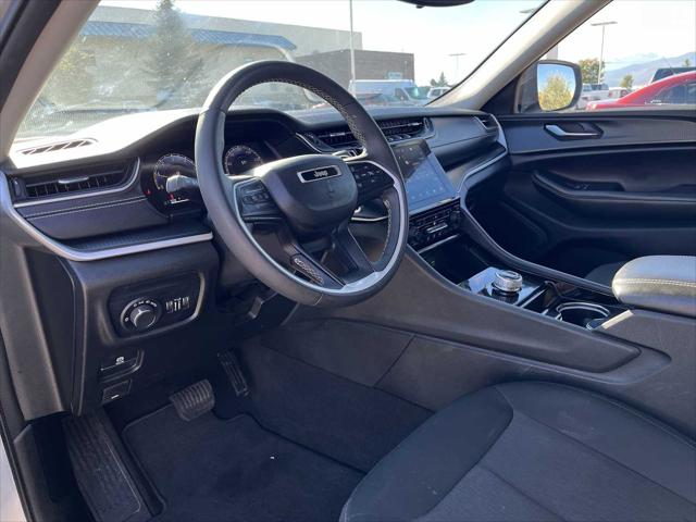 2023 Jeep Grand Cherokee L Laredo 4x4 2023 Jeep Grand Cherokee L Laredo 4x4