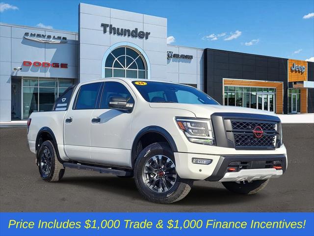 2024 Nissan TITAN Crew Cab PRO-4X 4x4 2024 Nissan TITAN Crew Cab PRO-4X 4x4
