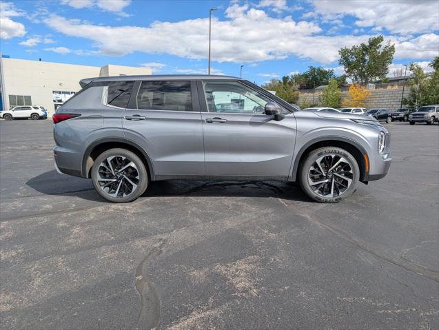 2024 Mitsubishi Outlander Base