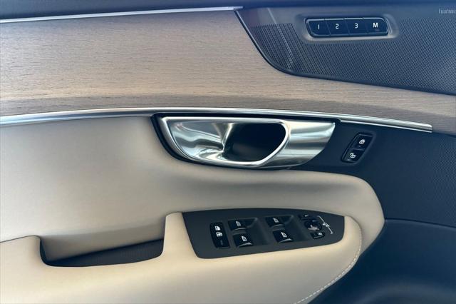 2026 Volvo XC90 Plus, B6 AWD Gas (mild hybrid), Gasoline, Bright, 7 Seats
