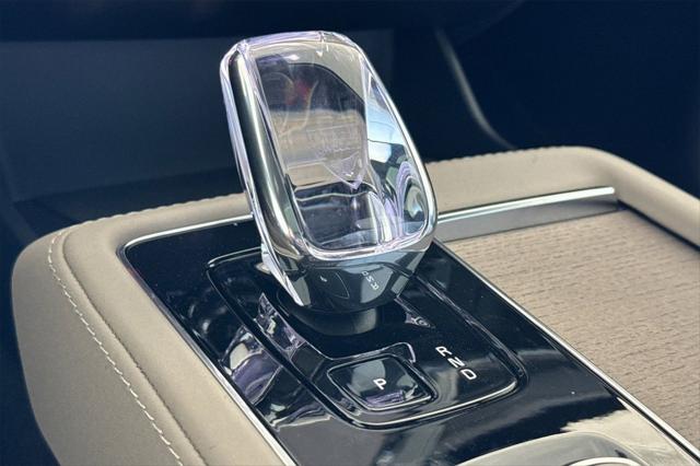 2026 Volvo XC90 Plus, B6 AWD Gas (mild hybrid), Gasoline, Bright, 7 Seats