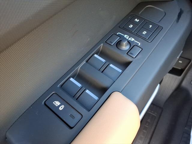 2026 Land Rover Defender Unknown