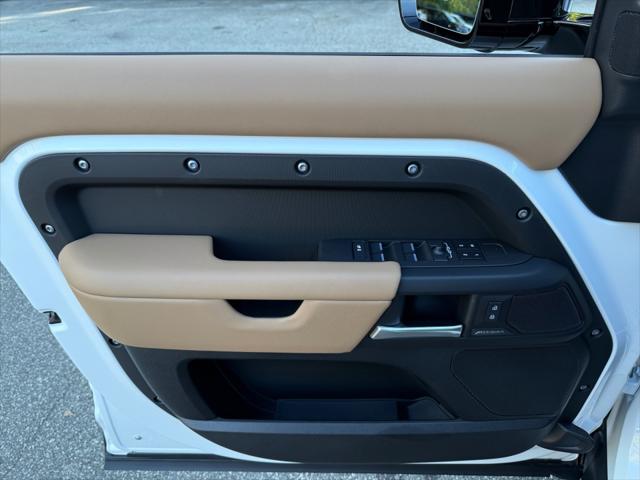 2026 Land Rover Defender Unknown