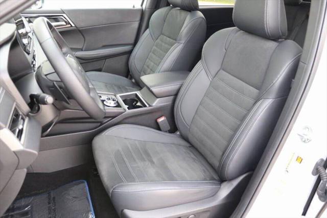 2025 Mitsubishi Outlander PHEV SE AWD 4dr SUV