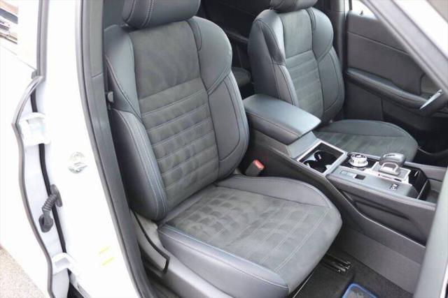 2025 Mitsubishi Outlander PHEV SE AWD 4dr SUV