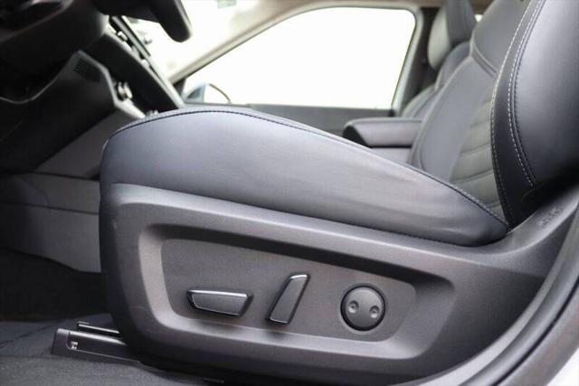 2025 Mitsubishi Outlander PHEV SE AWD 4dr SUV