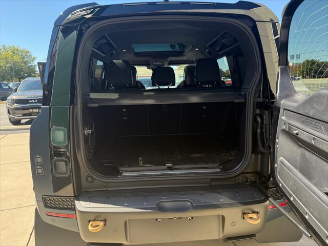 2026 Land Rover Defender Unknown