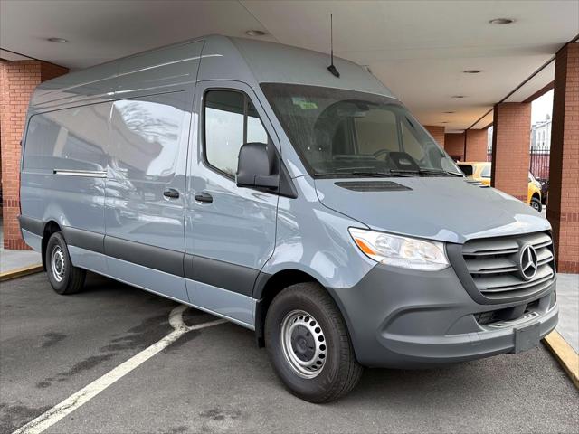 2025 Mercedes-Benz Sprinter 2500 High Roof 4-Cyl Diesel HO [5]