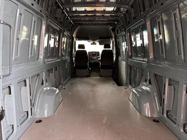 2025 Mercedes-Benz Sprinter 2500 High Roof 4-Cyl Diesel HO [17]
