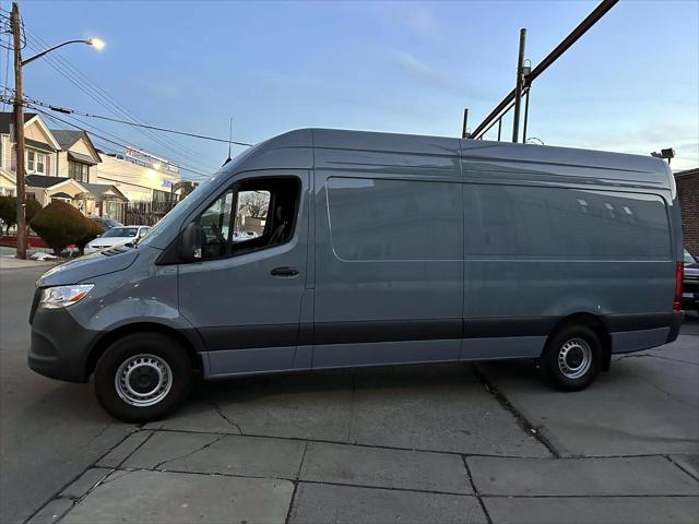 2025 Mercedes-Benz Sprinter 2500 High Roof 4-Cyl Diesel HO [33]