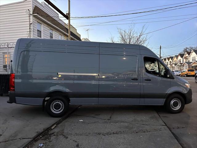 2025 Mercedes-Benz Sprinter 2500 High Roof 4-Cyl Diesel HO [37]