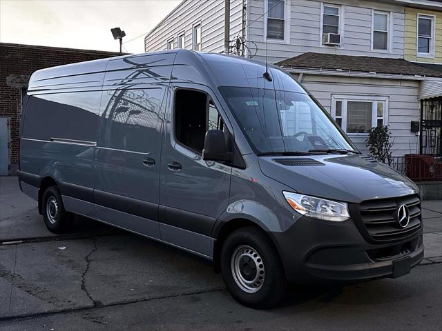 2025 Mercedes-Benz Sprinter 2500 High Roof 4-Cyl Diesel HO [38]