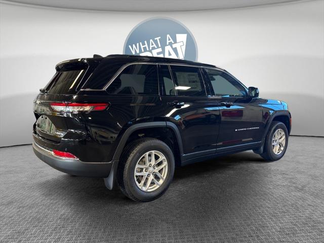 2025 Jeep Grand Cherokee GRAND CHEROKEE LAREDO X 4X4