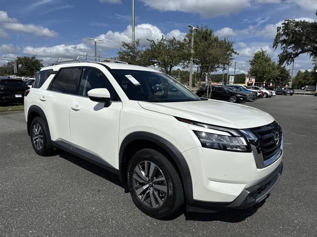 2022 Nissan Pathfinder SL 2WD