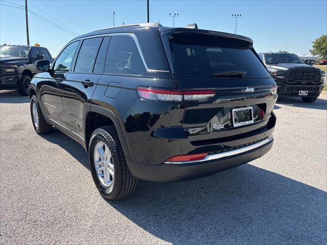 2025 Jeep Grand Cherokee GRAND CHEROKEE LAREDO 4X2