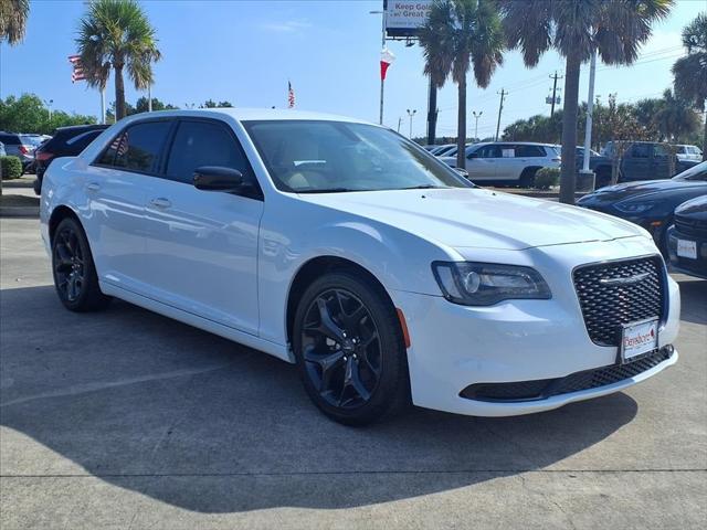 2023 Chrysler 300 Touring 2023 Chrysler 300 Touring