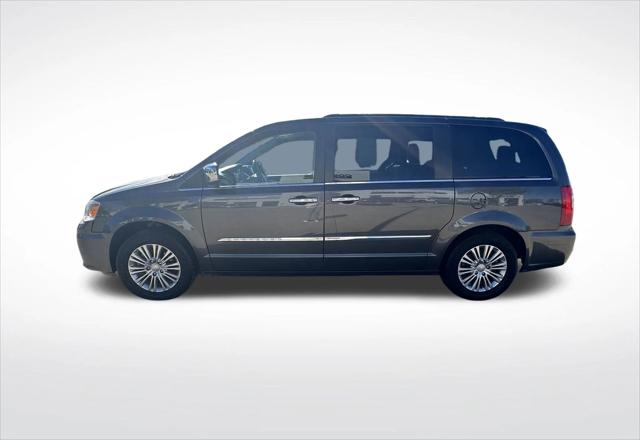 2015 Chrysler Town and Country Touring-L