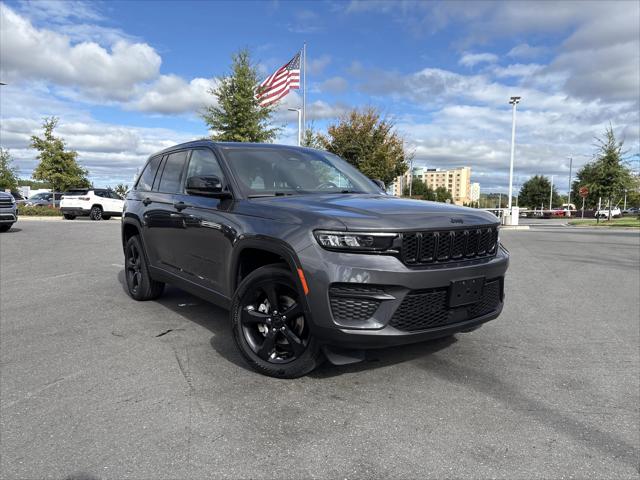 2022 Jeep Grand Cherokee Altitude 4x4 2022 Jeep Grand Cherokee Altitude 4x4