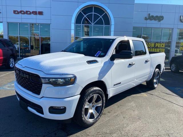 2025 RAM 1500 Tradesman Crew Cab 4x4 57 Box