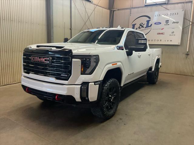 2024 GMC Sierra 2500HD 4WD Crew Cab Standard Bed AT4