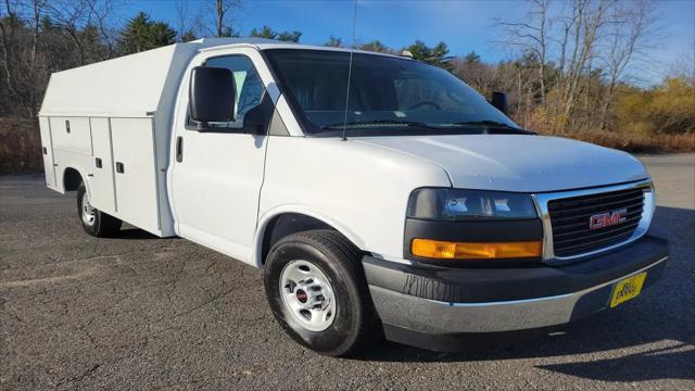 2025 GMC Savana Cutaway Work Van