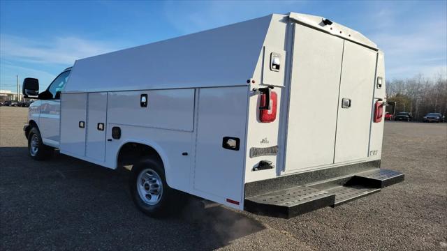 2025 GMC Savana Cutaway Work Van
