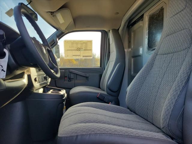 2025 GMC Savana Cutaway Work Van