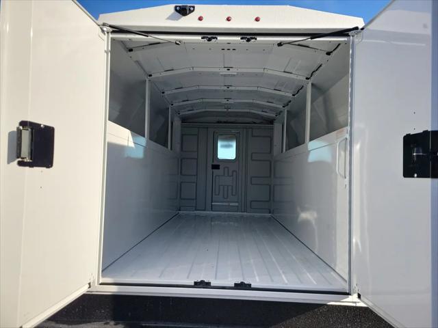 2025 GMC Savana Cutaway Work Van