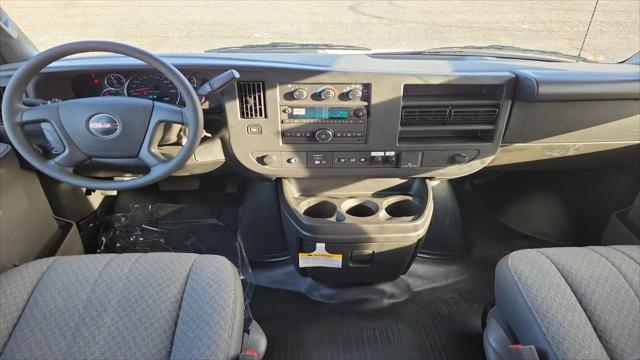 2025 GMC Savana Cutaway Work Van