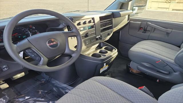 2025 GMC Savana Cutaway Work Van
