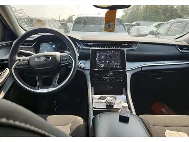 2023 Jeep Grand Cherokee Laredo X 4x4
