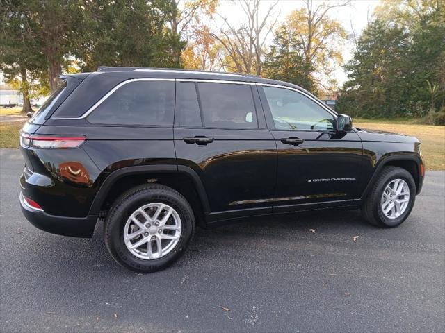 2023 Jeep Grand Cherokee Laredo X 4x4