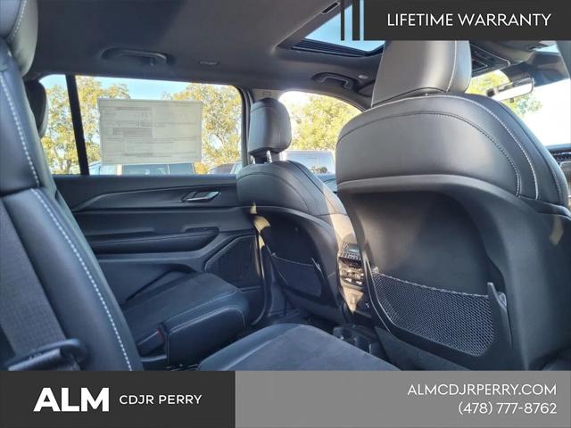 2025 Jeep Grand Cherokee L Altitude X 4x4