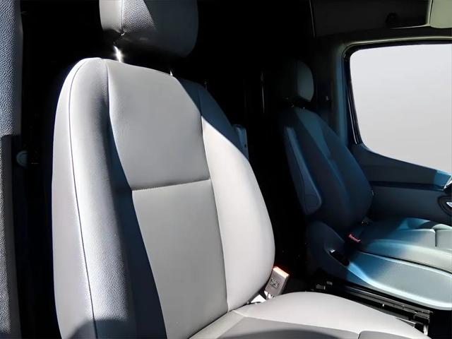 2024 Mercedes-Benz Sprinter 2500 High Roof 4-Cyl Diesel HO
