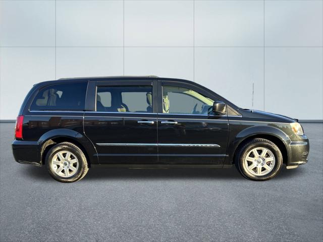 2012 Chrysler Town and Country Touring