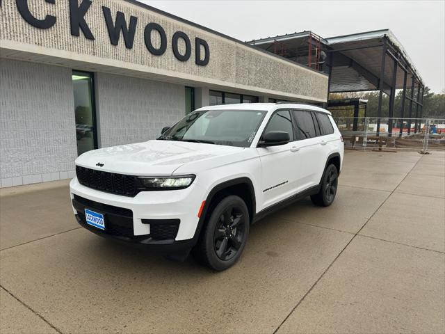 2023 Jeep Grand Cherokee L Altitude 4x4 2023 Jeep Grand Cherokee L Altitude 4x4