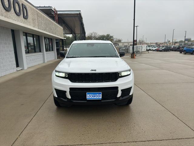 2023 Jeep Grand Cherokee L Altitude 4x4 2023 Jeep Grand Cherokee L Altitude 4x4