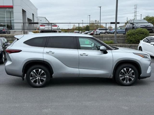 2024 Toyota Highlander XLE AWD 2024 Toyota Highlander XLE AWD